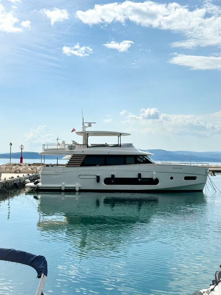 Azimut Magellano 66 Moon light