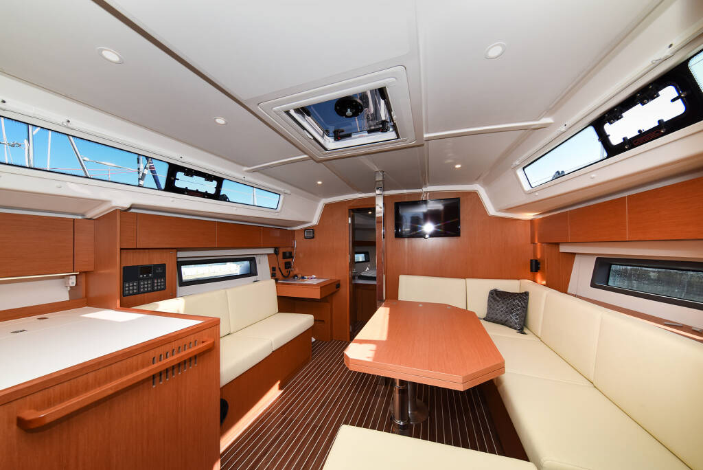 Bavaria C42 Dna