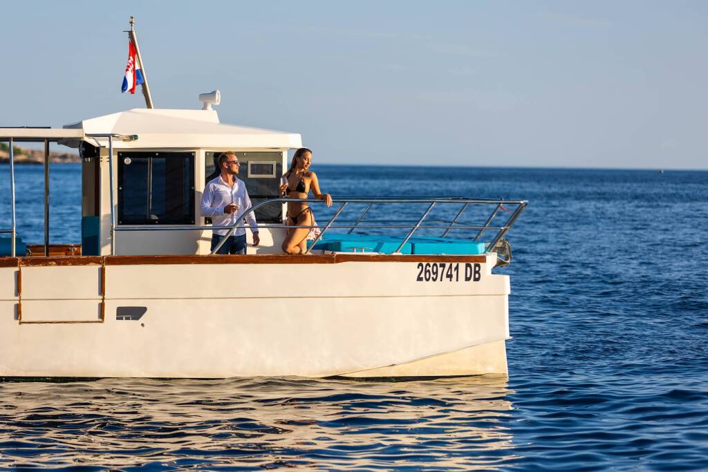 Custom build catamaran Allegra