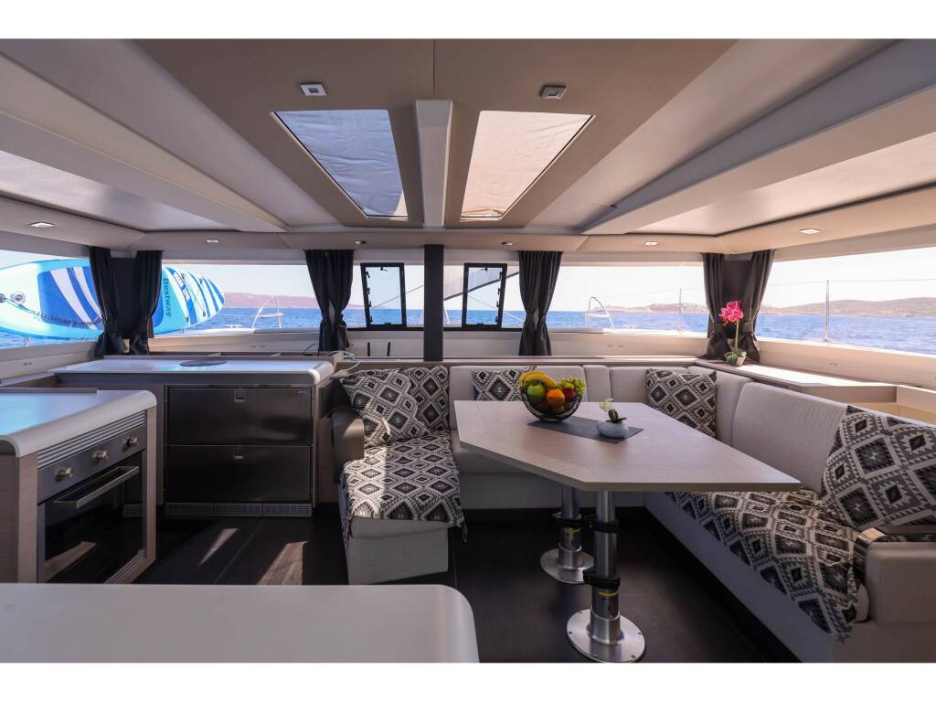 Fountaine Pajot 47 TANNA LUX  AQUARELLA