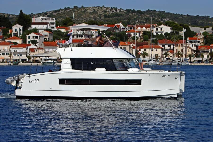 Fountaine Pajot MY 37 Thunderball