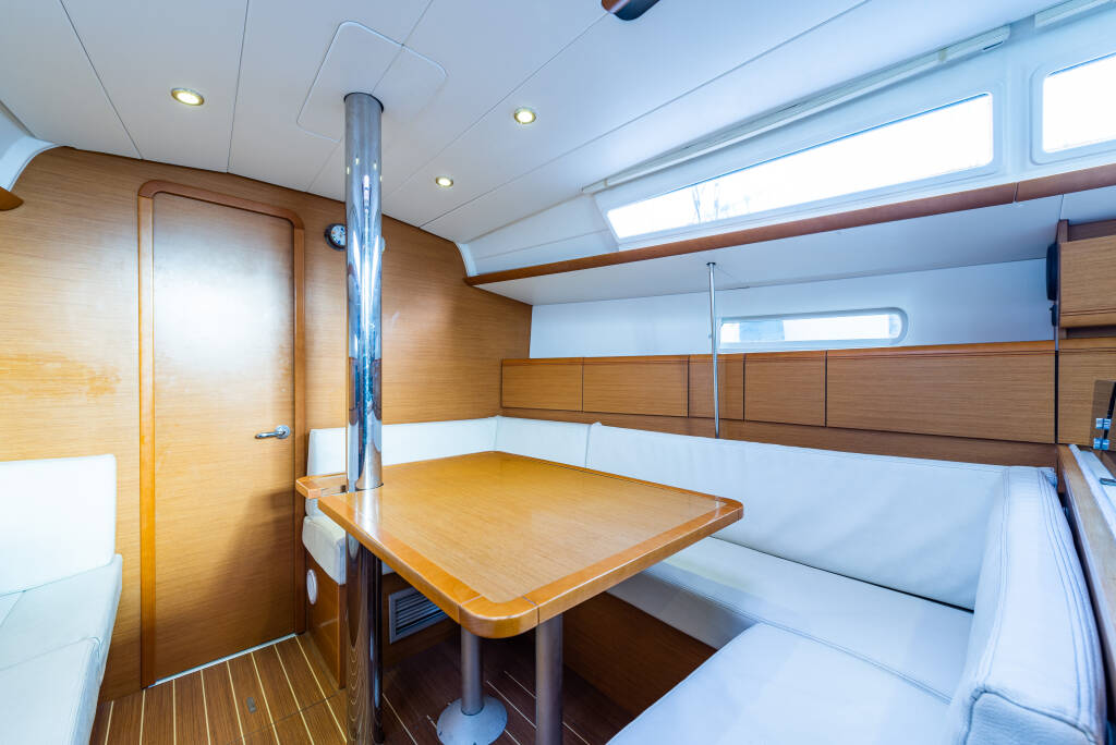 Jeanneau Sun Odyssey 379 Amor Fati