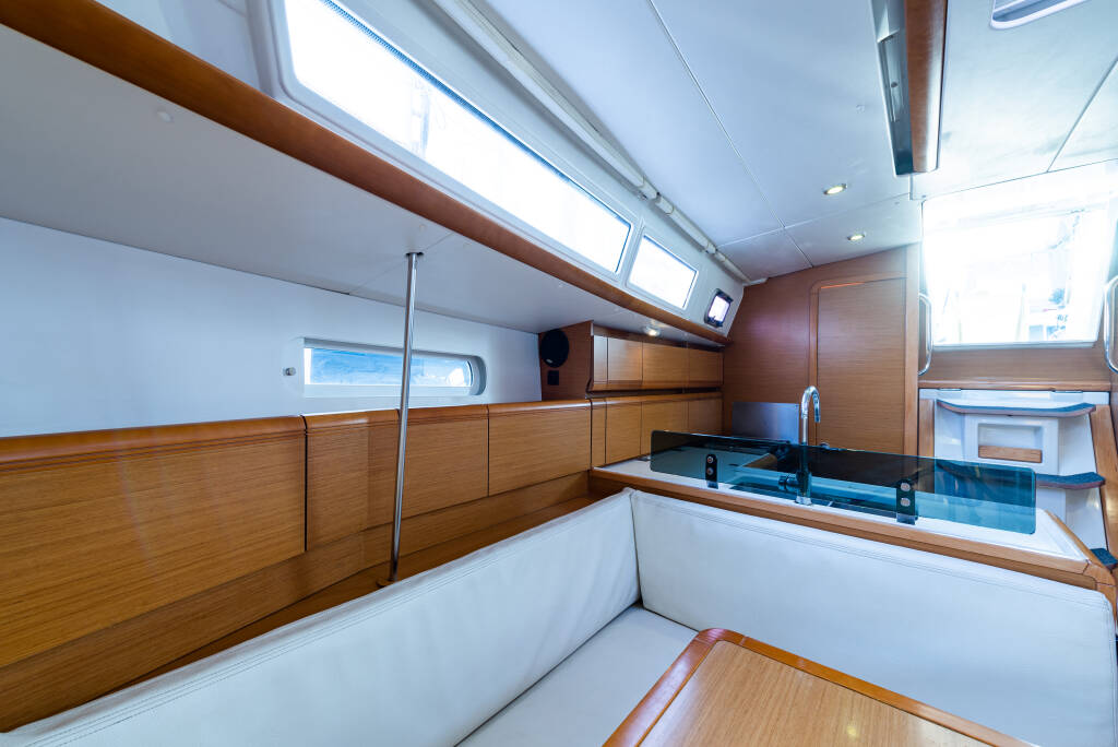 Jeanneau Sun Odyssey 379 Amor Fati