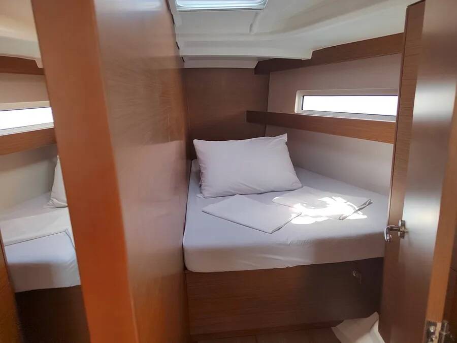 Sun Odyssey 440 Ares