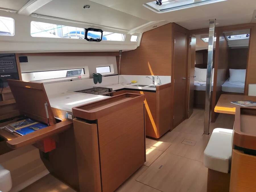 Sun Odyssey 440 Ares